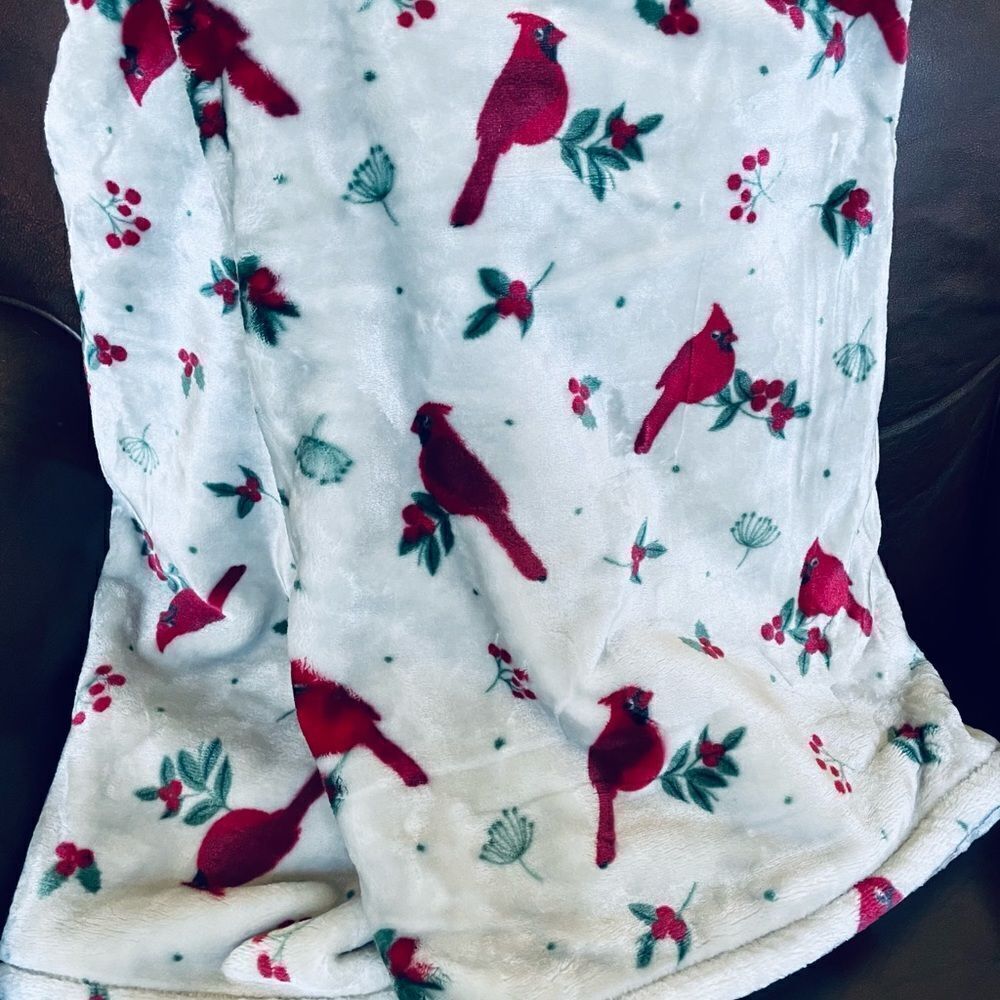 Red Cardinal Floral Christmas Holiday Plush Throw Blanket